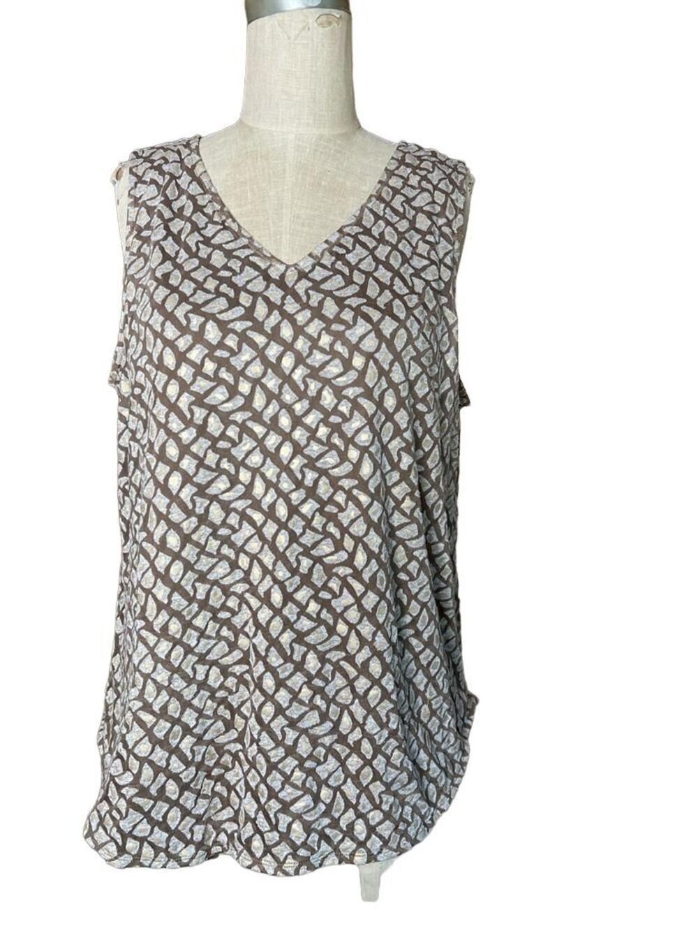 Traveller's Collection by Chico's Organic Earthy Pattern Tank Top with Gold Deta
